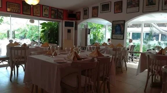 Café Flo Restaurant Karachi